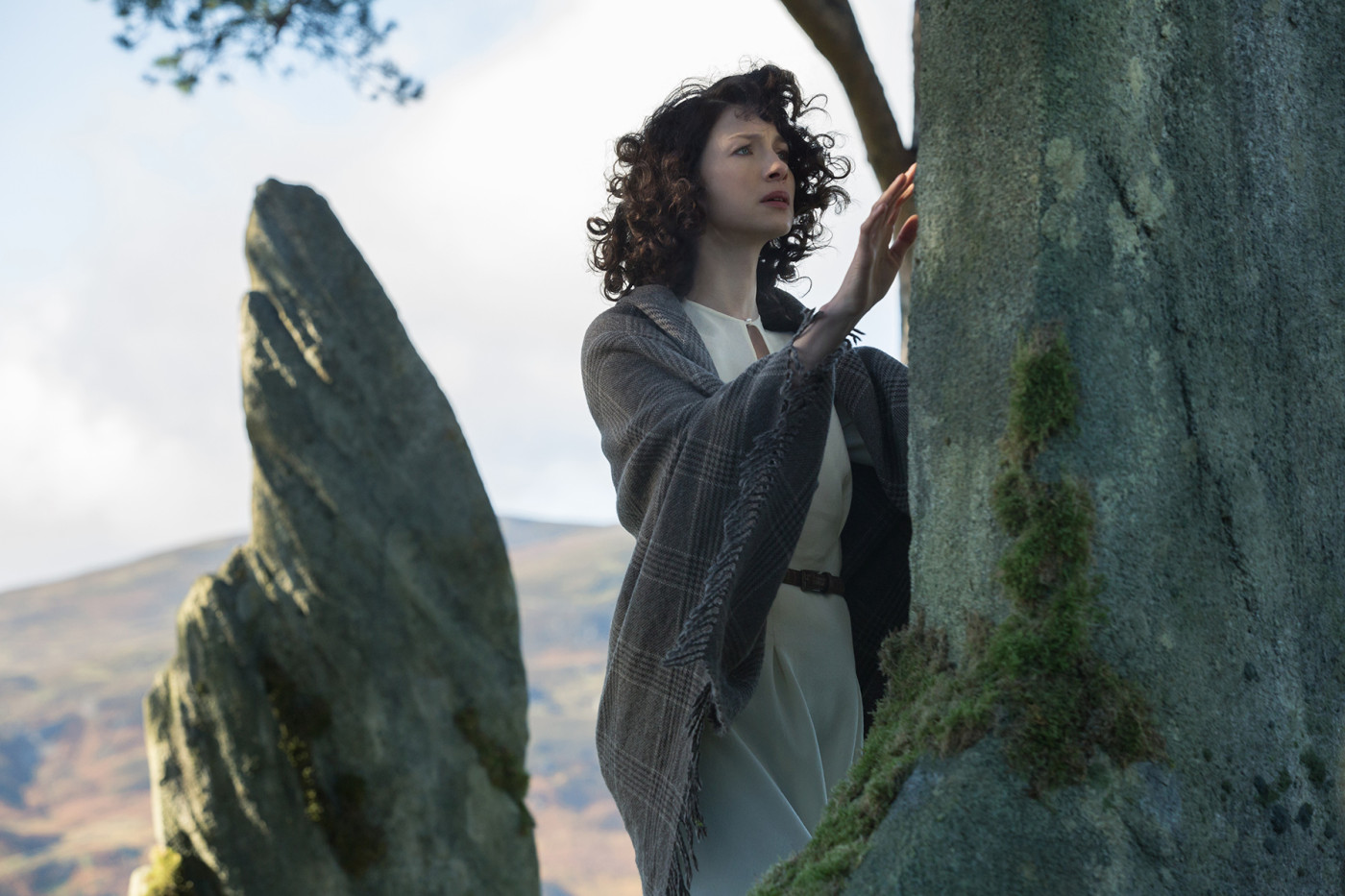 Outlander 5 Reasons Claire And Jamie Are Tvs Most Romantic Couple